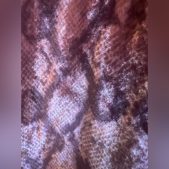 Medium Anthropologie pilcro Hadley velvet button down collar shirt pink print - Picture 10 of 14